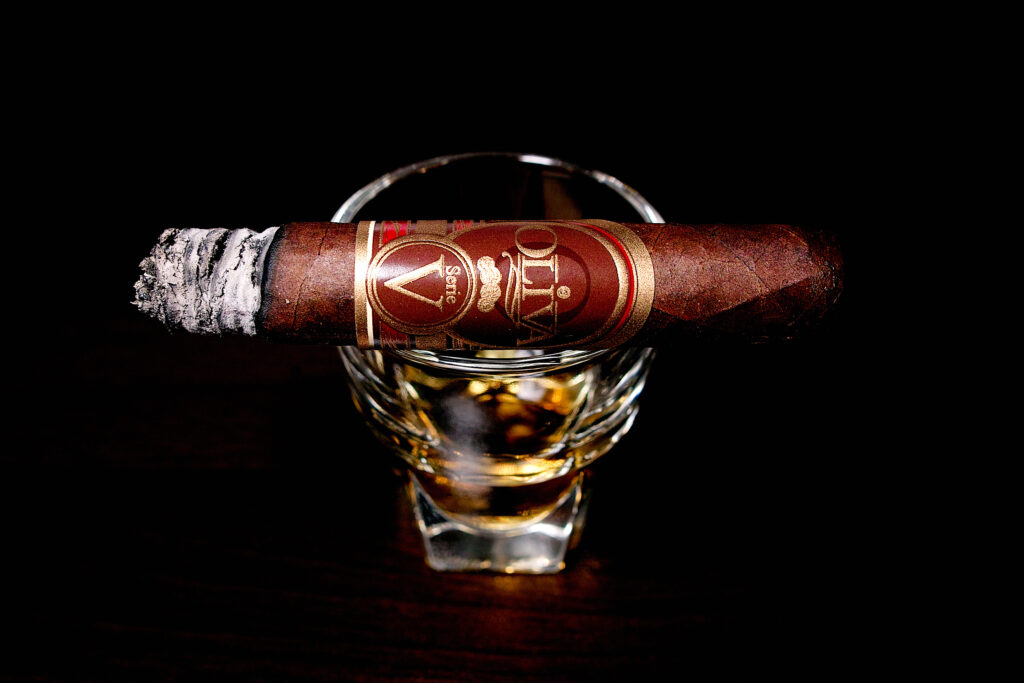 オリバ セリー V No.4/Oliva Serie V No.4 Cigar Review|葉巻/シガー初心者の喫煙レビューブログ|喫煙中盤セカンドサード